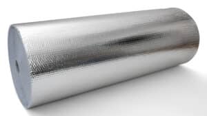 Isoreflekt krypgrundsisolering rulle med skugga på vit bakgrund