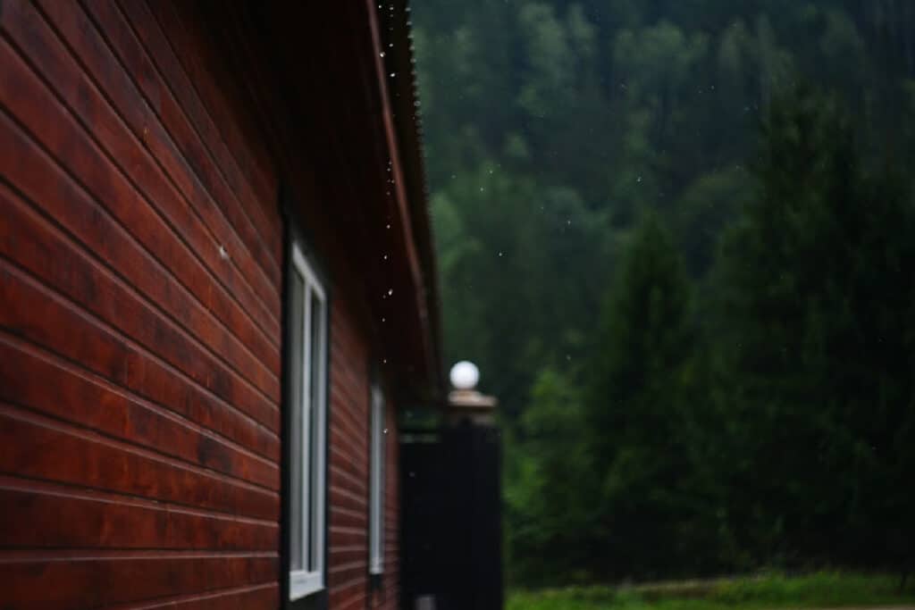 Hur åtgärdar man fuktproblem i krypgrund?