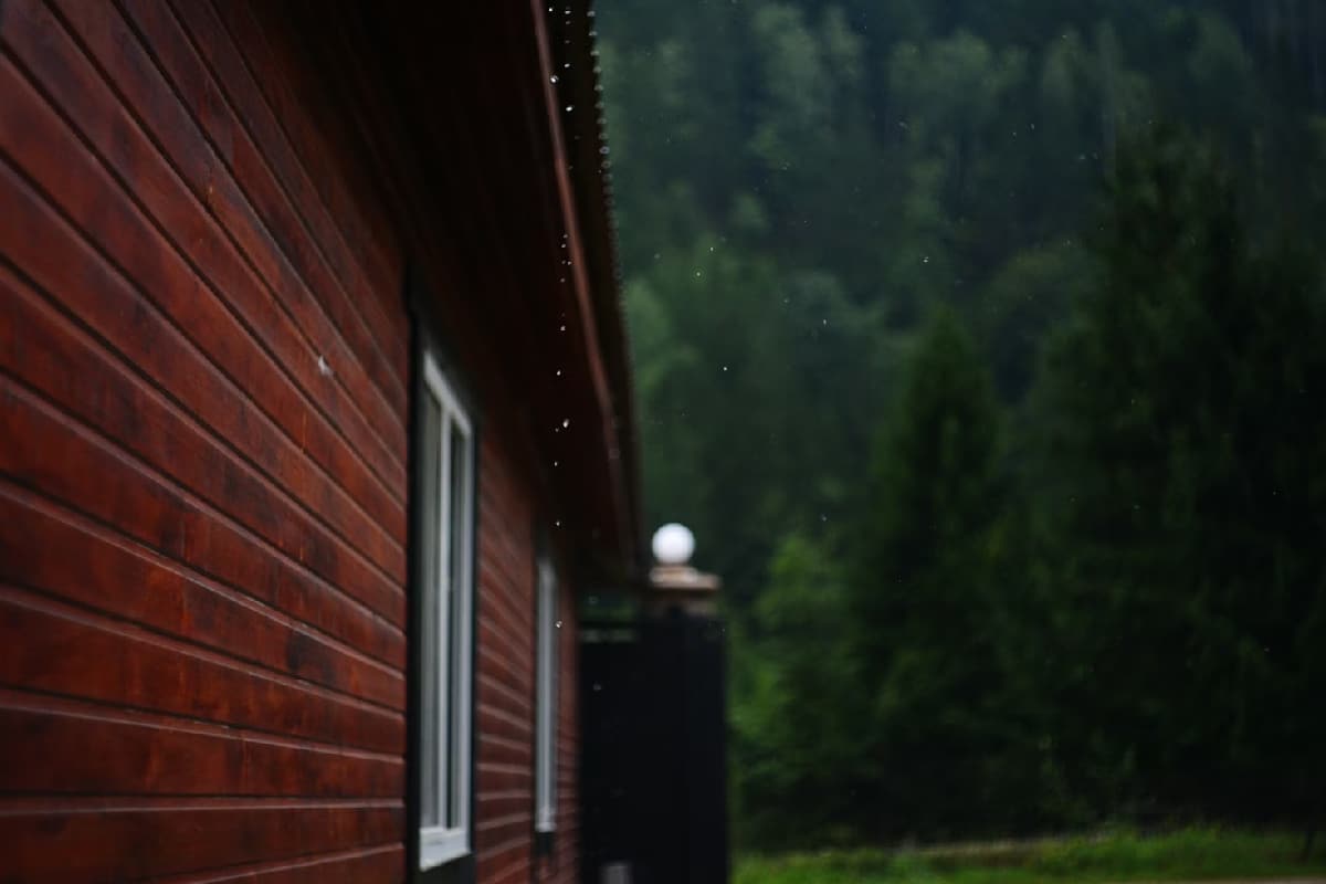 Hur åtgärdar man fuktproblem i krypgrund?